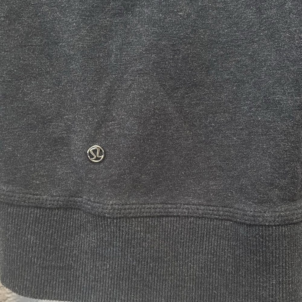 Lululemon - Picture 4 of 5
